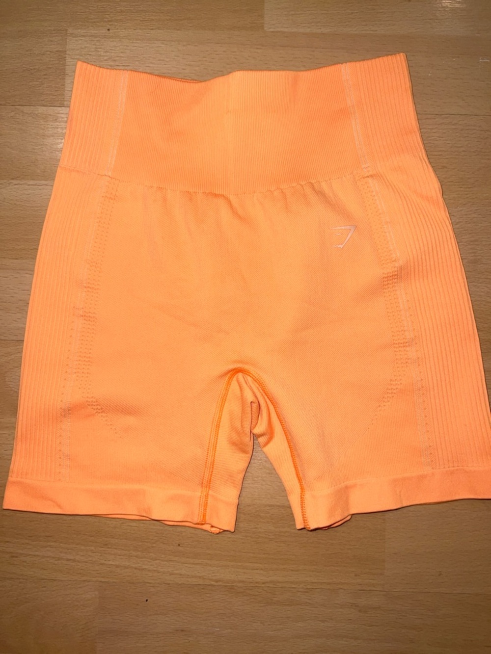 GYMSHARK Neon Orange Seamless Crop Bra and High-Waist Bike Shorts - Picture 4 of 6